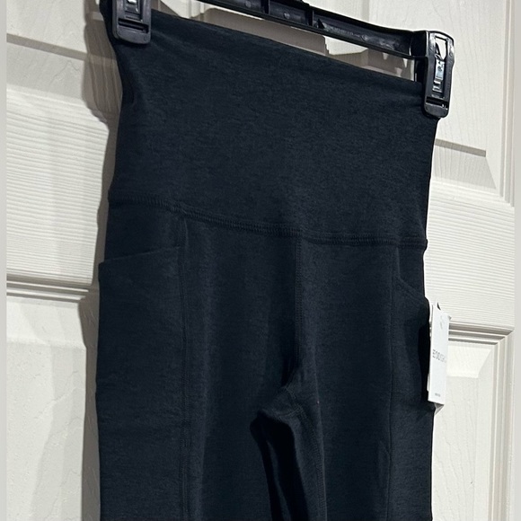 Beyond Yoga Women's XS Spacedye Versatility Pocket Bootcut Pant Black NWT - Picture 3 of 7